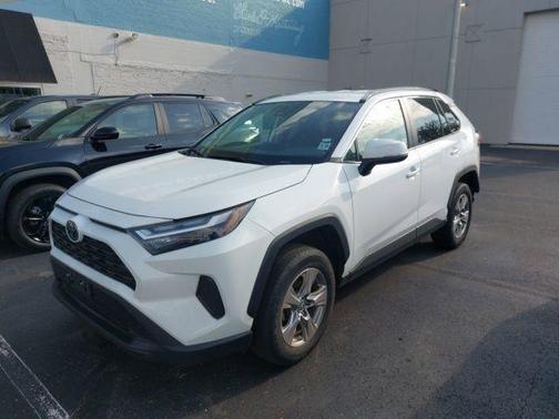 Ice 2024 Toyota RAV4 XLE
