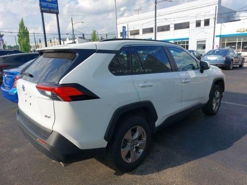 Ice 2024 Toyota RAV4 XLE
