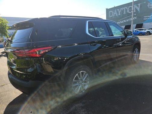 Mosaic Black Metallic 2023 Chevrolet Traverse LT Cloth