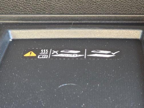 Mosaic Black Metallic 2023 Chevrolet Traverse LT Cloth