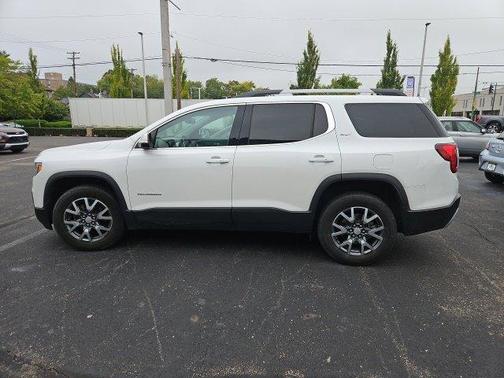 White Frost Tri-Coat 2023 GMC Acadia SLT