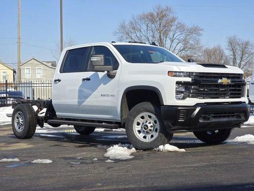 Summit White 2026 Chevrolet Silverado 3500 WT