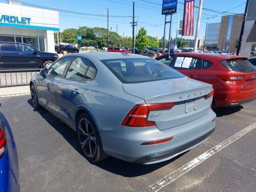 Denim Blue Metallic 2024 Volvo S60 B5 Core Dark Theme