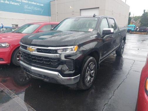 Black 2022 Chevrolet Silverado 1500 LT