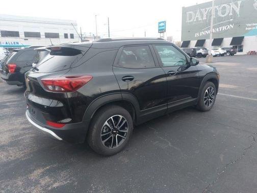 Mosaic Black Metallic 2025 Chevrolet Trailblazer LT