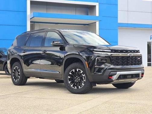 Mosaic Black Metallic 2026 Chevrolet Traverse Z71