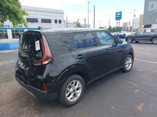 Fusion Orange 2025 Kia Soul LX