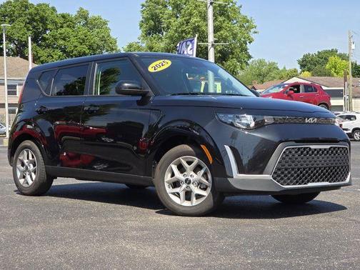 Fusion Orange 2025 Kia Soul LX