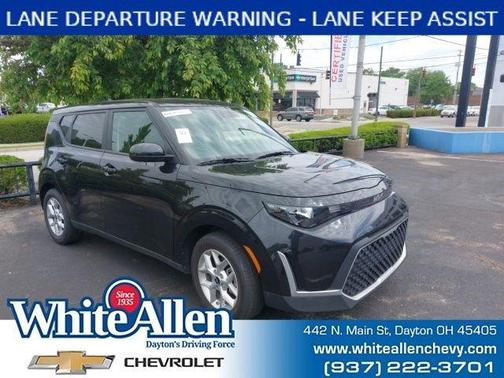 Fusion Orange 2025 Kia Soul LX