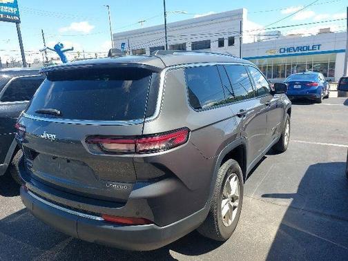 Metallic 2023 Jeep Grand Cherokee L Laredo