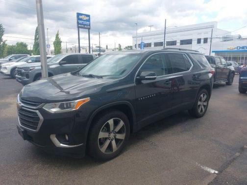 Mosaic Black Metallic 2019 Chevrolet Traverse LT Leather