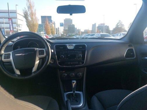 2014 Chrysler 200 Touring