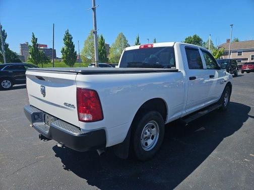 Bright White Clearcoat 2018 RAM 1500 ST