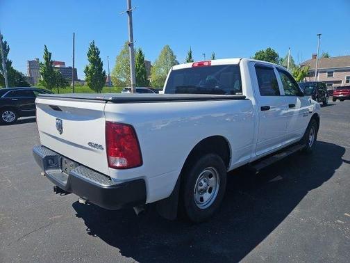Bright White Clearcoat 2018 RAM 1500 ST