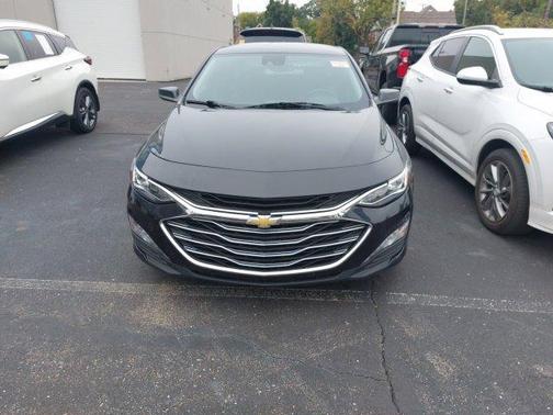 Dark Ash Metallic 2023 Chevrolet Malibu 2LT