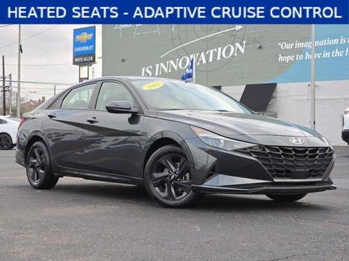 2022 Hyundai ELANTRA SEL