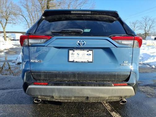 2022 Toyota RAV4 SE