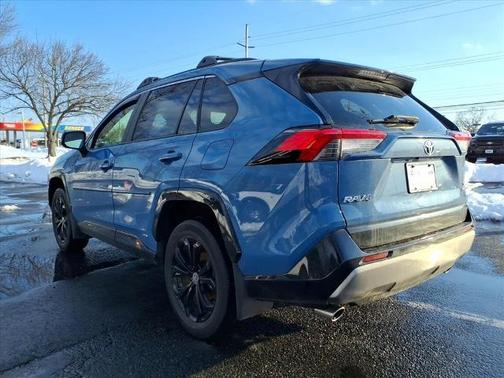 2022 Toyota RAV4 SE