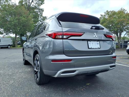 2022 Mitsubishi Outlander SEL