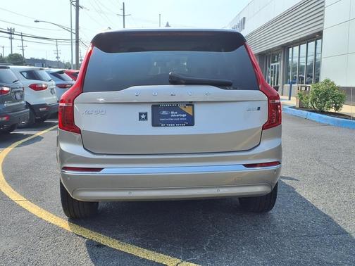 2024 Volvo XC90 B5 Plus Bright Theme