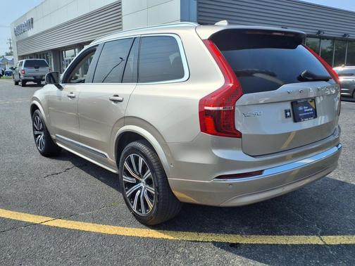 2024 Volvo XC90 B5 Plus Bright Theme