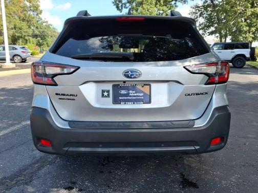 Crystal Black Silica 2025 Subaru Outback ONYX EDITION