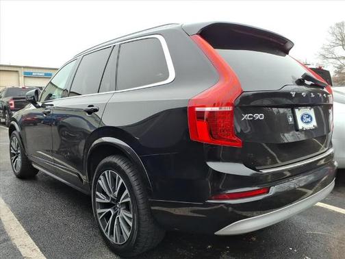 2022 Volvo XC90 T5 MOMENTUM 7 PASSENGER
