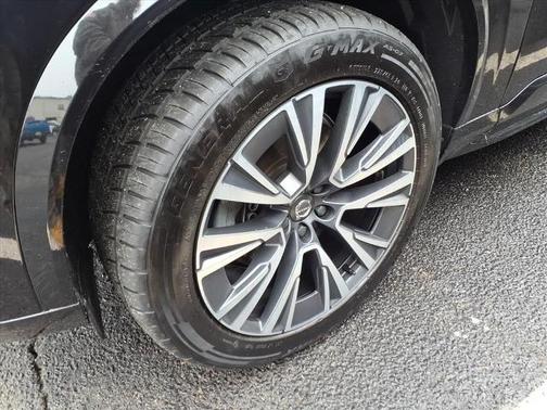 2022 Volvo XC90 T5 MOMENTUM 7 PASSENGER