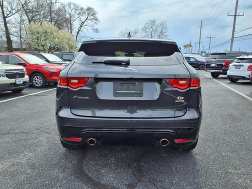 2019 Jaguar F-PACE S
