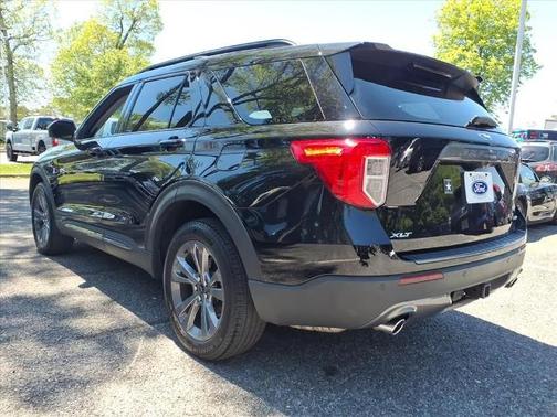 AGATE BLACK METALLIC 2023 Ford Explorer XLT
