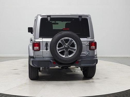 Billet Silver Metallic Clearcoat 2018 Jeep Wrangler Unlimited Sahara