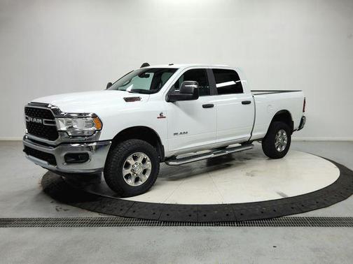 Bright White Clearcoat 2024 RAM 2500 Big Horn