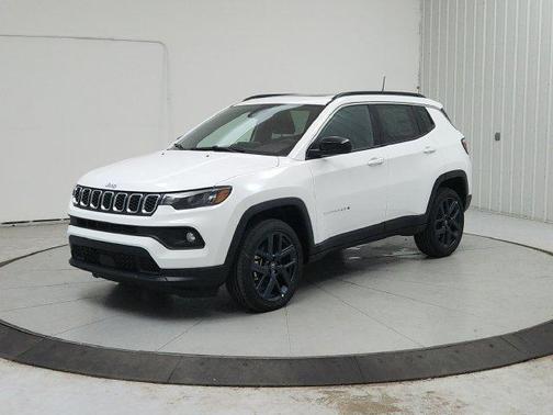 Bright White Clearcoat 2026 Jeep Compass Latitude