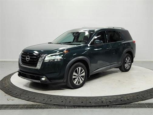 2022 Nissan Pathfinder SL