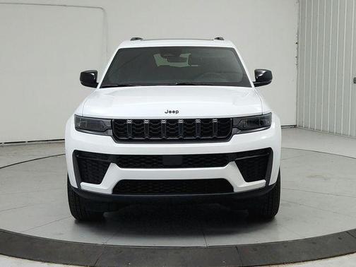 Bright White Clearcoat 2026 Jeep Grand Cherokee L Laredo