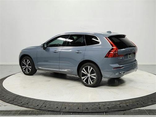 2022 Volvo XC60 B5 Inscription
