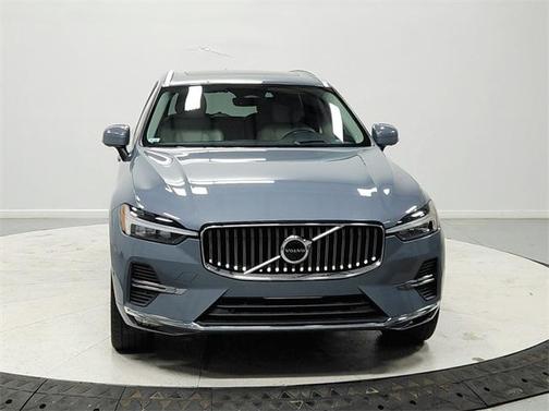 2022 Volvo XC60 B5 Inscription