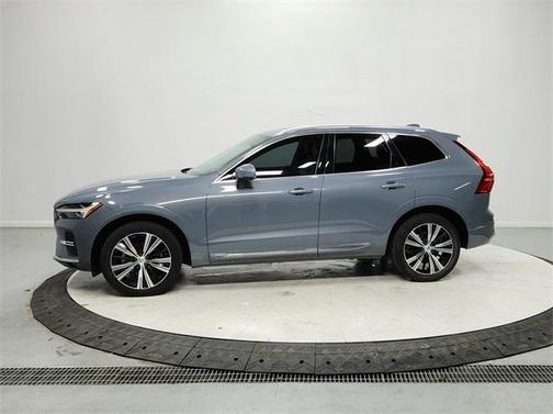 2022 Volvo XC60 B5 Inscription