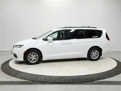 2022 Chrysler Pacifica Touring-L