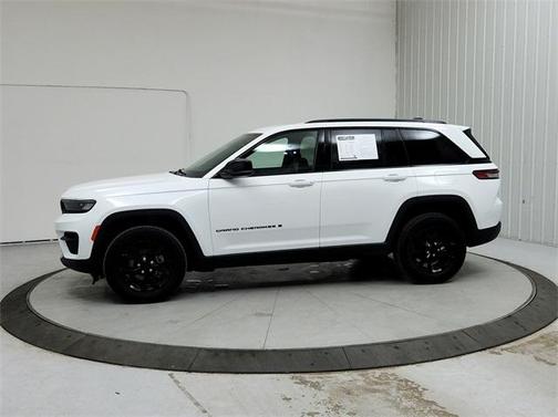 2024 Jeep Grand Cherokee Laredo