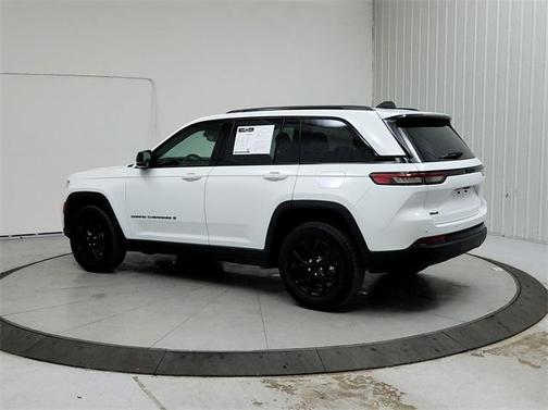 2024 Jeep Grand Cherokee Laredo