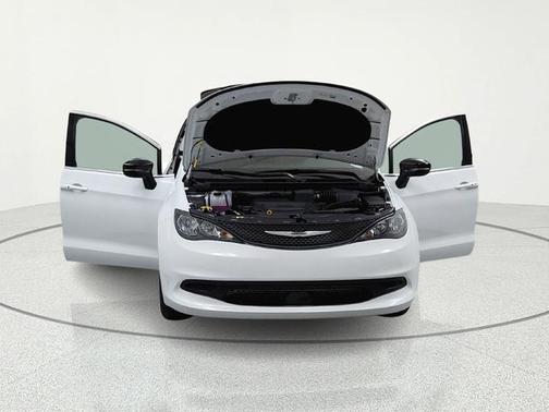 2026 Chrysler Voyager LX