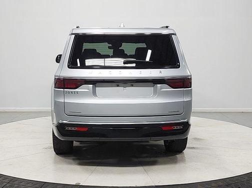Silver Zynith 2022 Jeep Wagoneer Series II