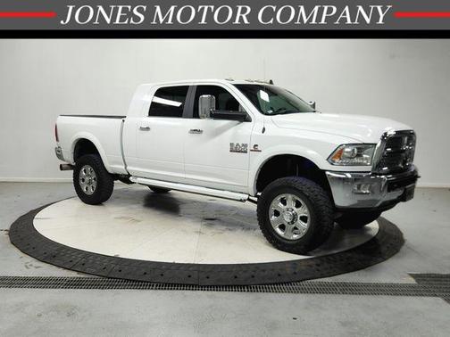 Bright White Clearcoat 2018 RAM 2500 Laramie
