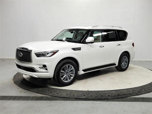 2023 INFINITI QX80 Luxe