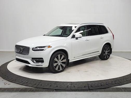Crystal White Metallic 2022 Volvo XC90 T6 Inscription 6 Passenger