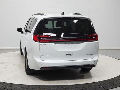 Bright White Clearcoat 2023 Chrysler Pacifica Limited