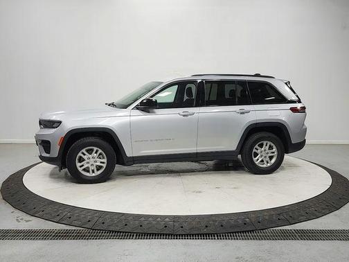 Silver Zynith 2024 Jeep Grand Cherokee Laredo