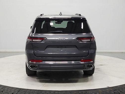 Metallic 2023 Jeep Grand Cherokee L Overland