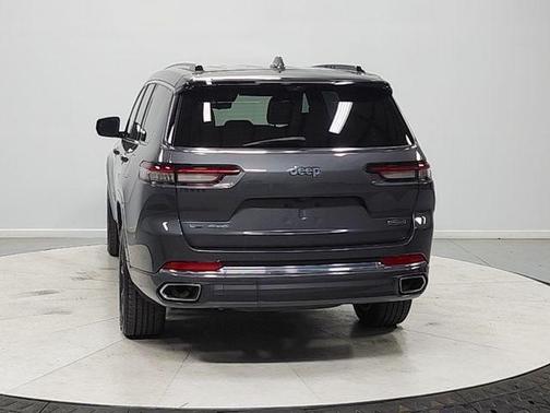 Metallic 2023 Jeep Grand Cherokee L Overland